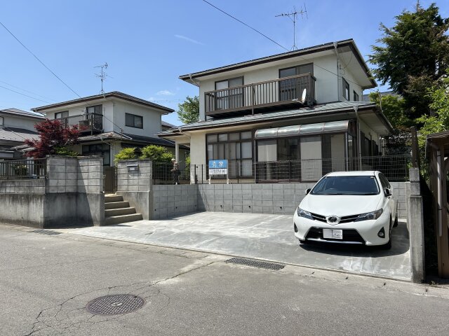 駐車場普通車3台可能です。