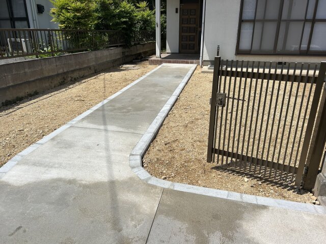 玄関までのアプローチ