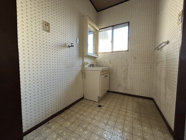 detached 〒960-0102　福島県福島市鎌田字舟戸前16-3